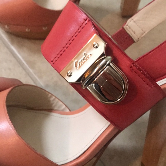Coach coral/peach leather sandal with platform sz8 - Picture 3 of 5